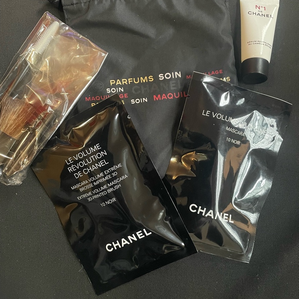 CHANEL Le Volume Révolution Mascara bundle